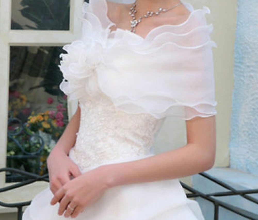 💕New Bride’s Wedding Shaw for after the Wedding.